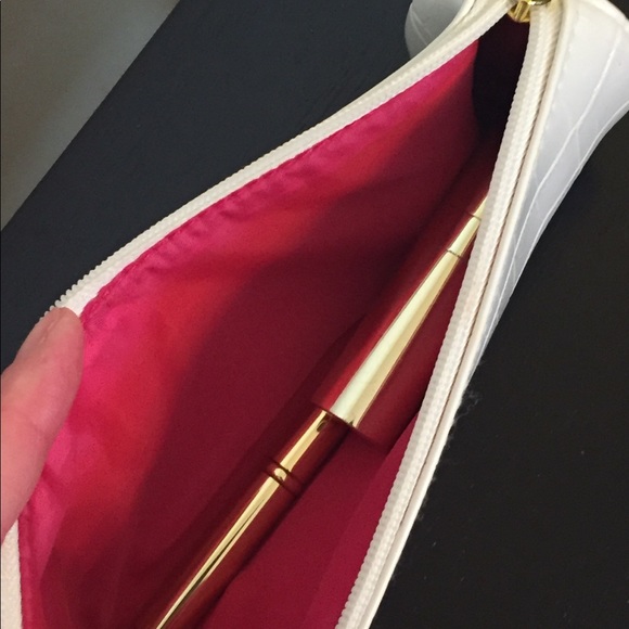 Estée Lauder - Picture 3 of 4